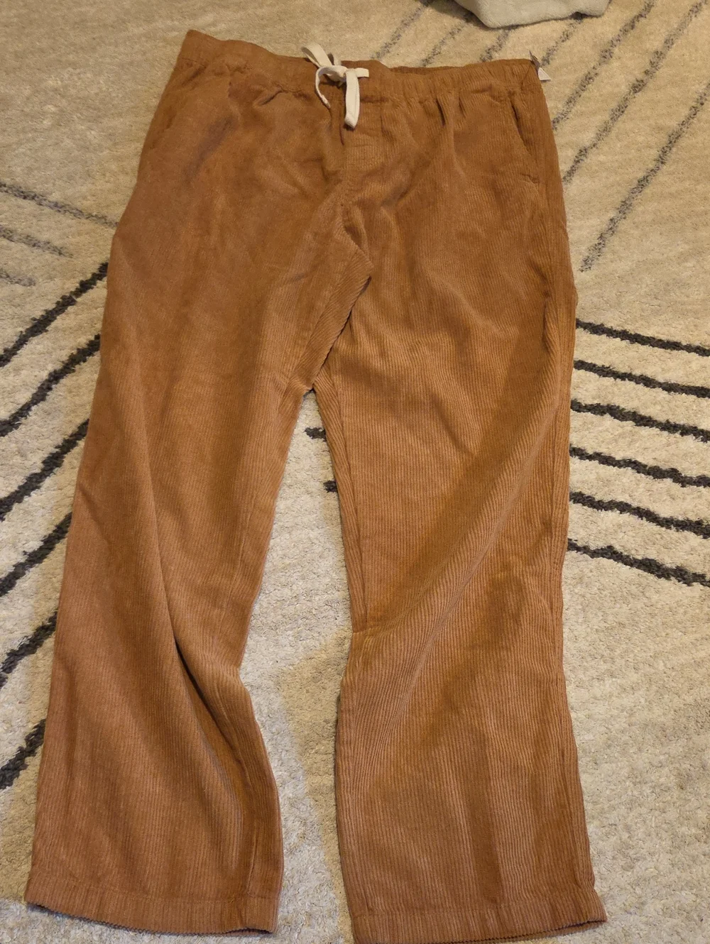 No Boundaries Men's Corduroy Drawstring Pants in Camel Brown